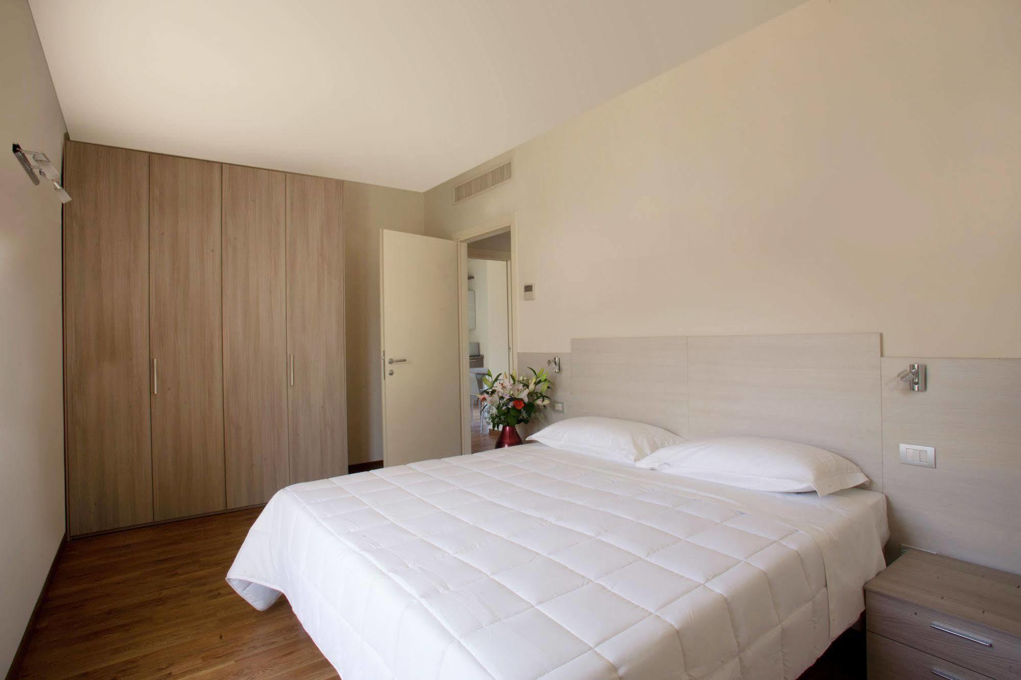 Residence Le Querce Cernusco Sul Naviglio Exterior foto